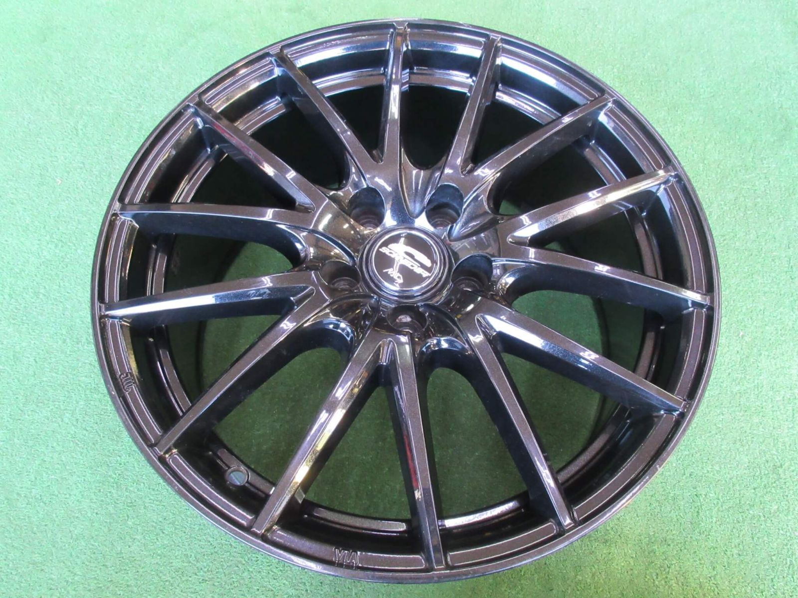  シュナイダーＳＱ２７ 8 J 18 5 H 114 3 42 ブラック メッシュホイール 18インチ ホイール