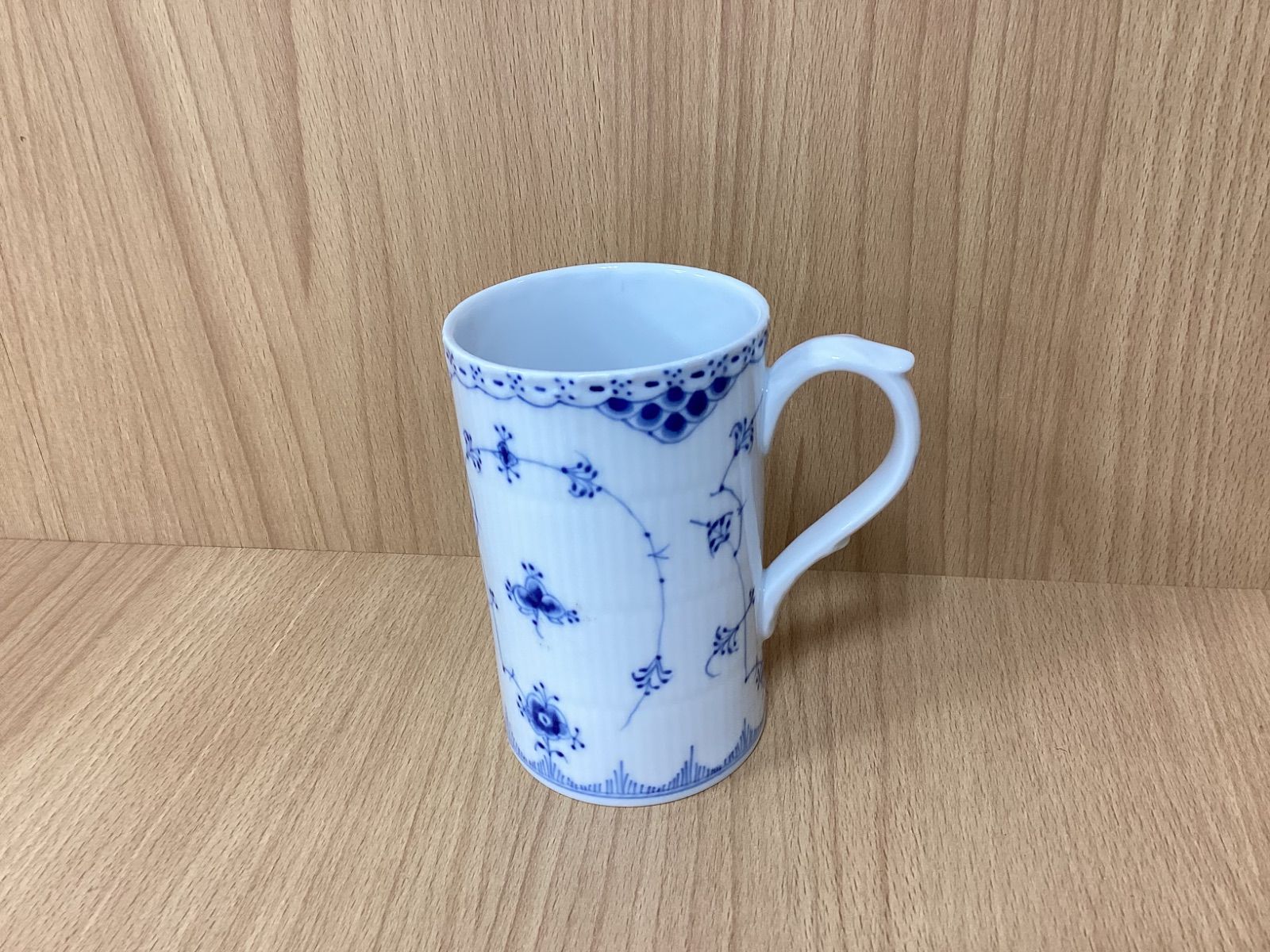 I757 ロイヤルコペンハーゲン ブルーフルテッド ビアマグ - メルカリ