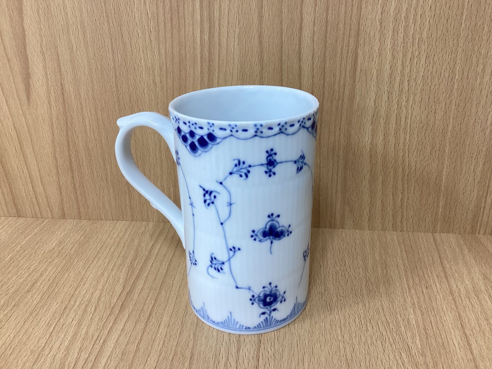 ロイヤルコペンハーゲン　ビアマグ I757 ロイヤルコペンハーゲン ブルーフルテッド ビアマグ - メルカリ