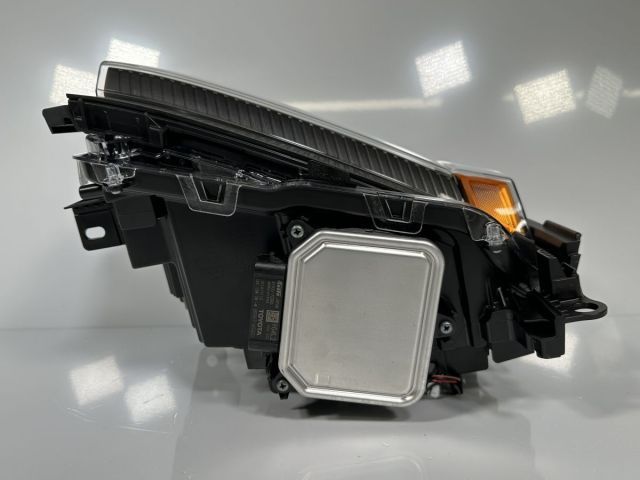 新車外し ランドクルーザー250 TRJ250W 純正 左ライト Assy LED 81185