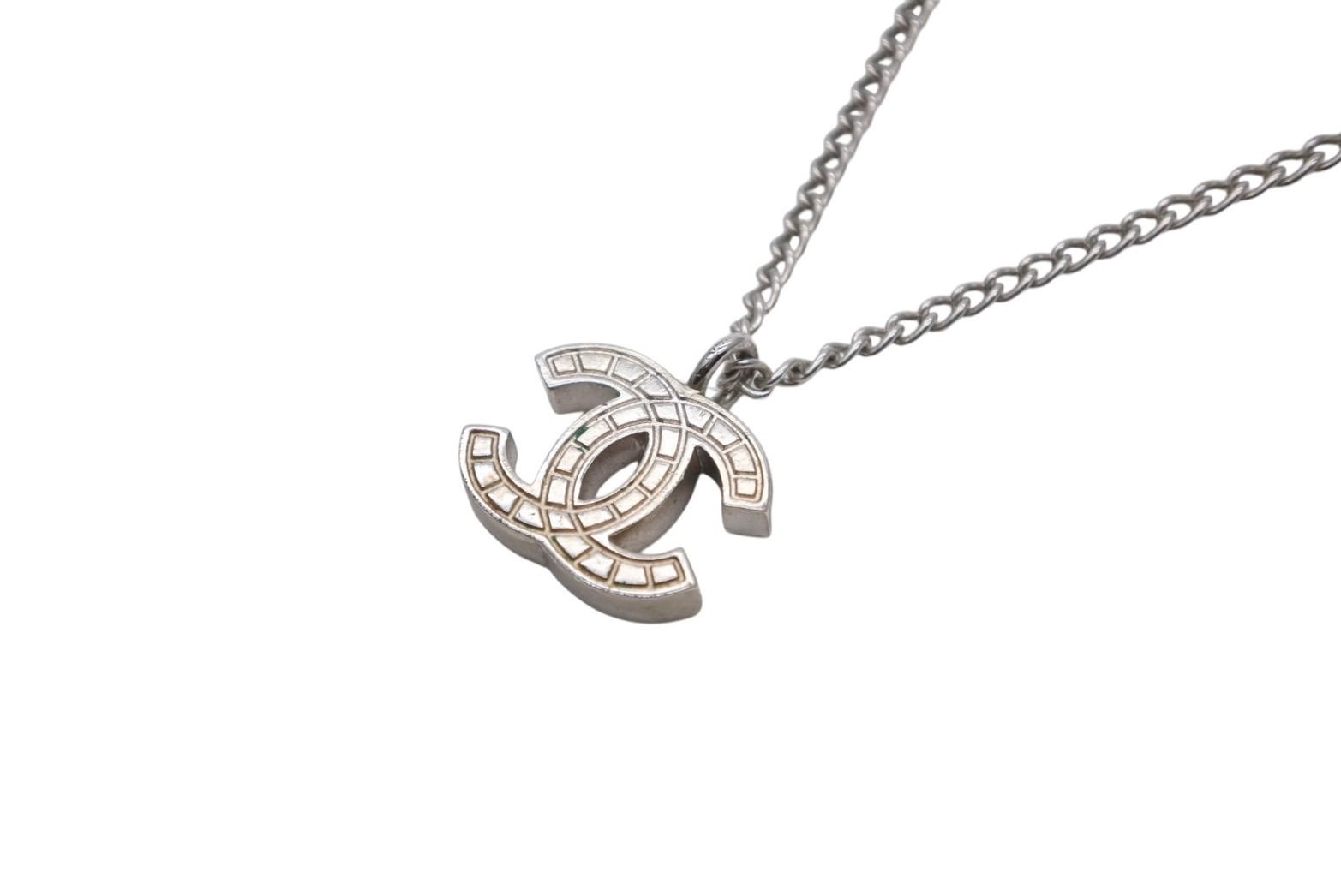 CHANEL シャネル ココマーク ネックレス シルバー メタル シルバー金具 ロゴ ジュエリー 05 V 6 g 4 c 073165