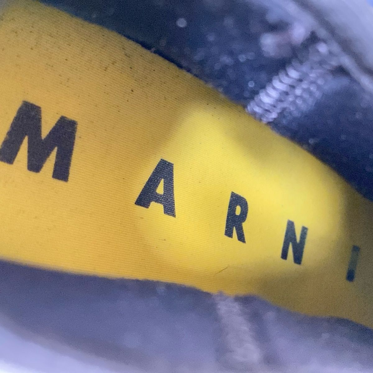 - 黒×イエロー×ダークネイビー