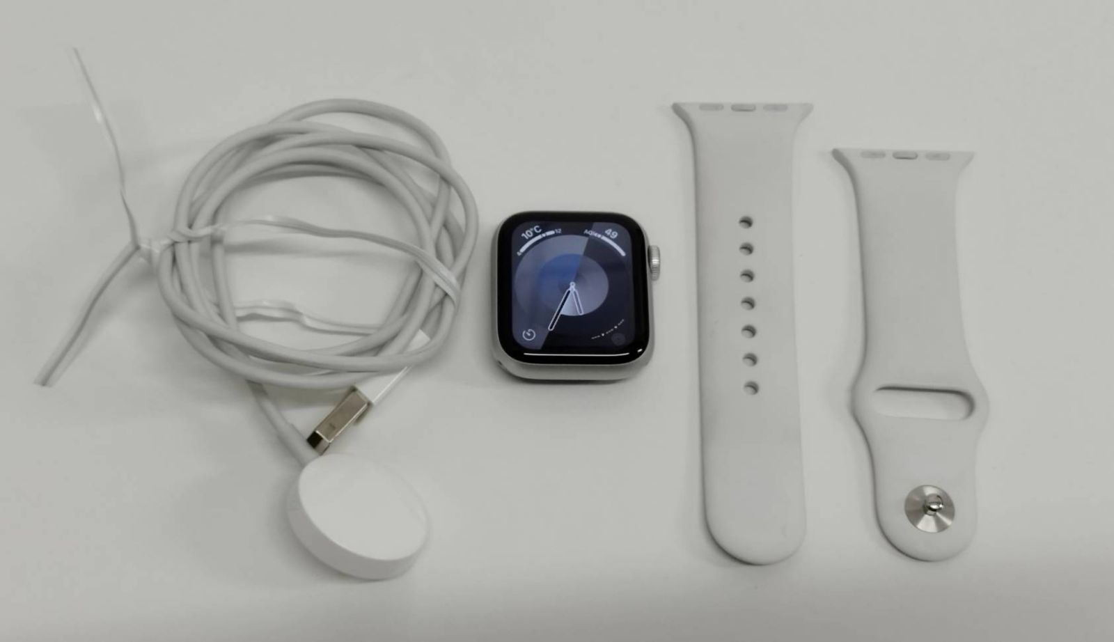 Apple Watch SE 第1世代 40mm シルバー 中古 - メルカリ