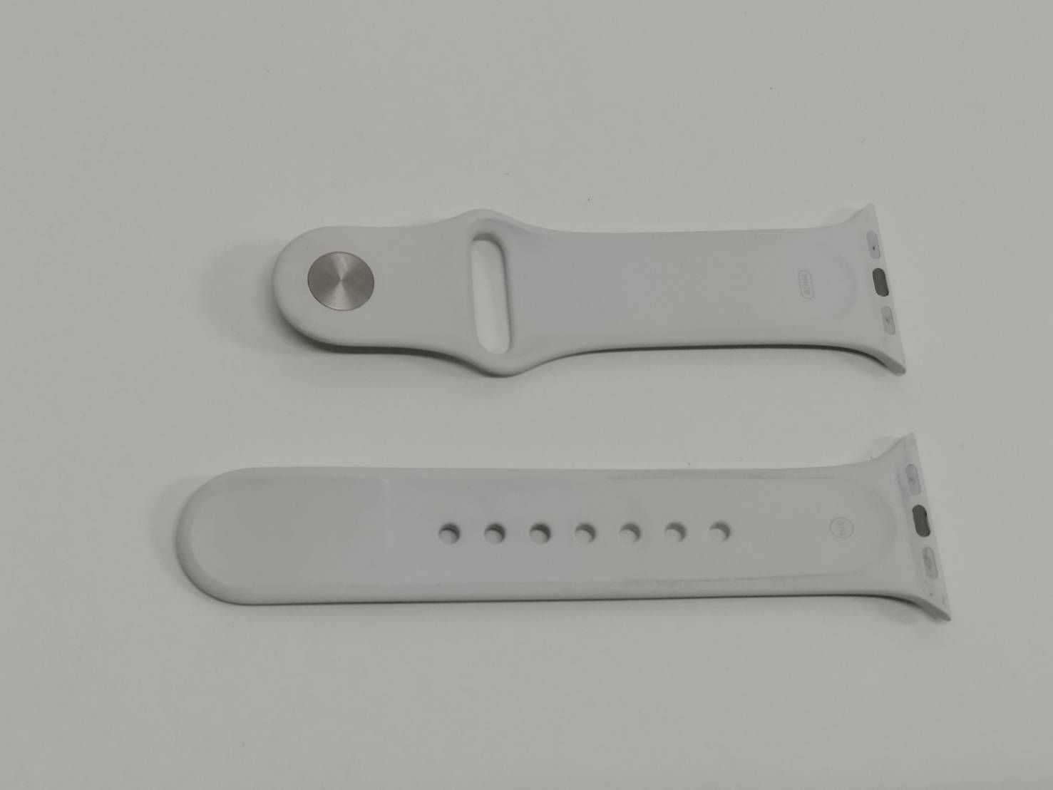 Apple Watch SE 第1世代 GPS 40 mm A 2351 シルバー MYDM 2 J