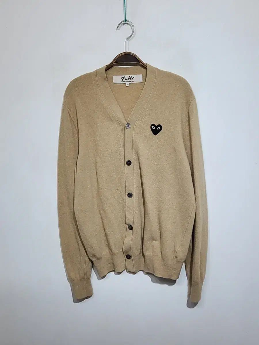 コム デ ギャルソン カーディガン ベージュ ブラックワッペン AZ N 024