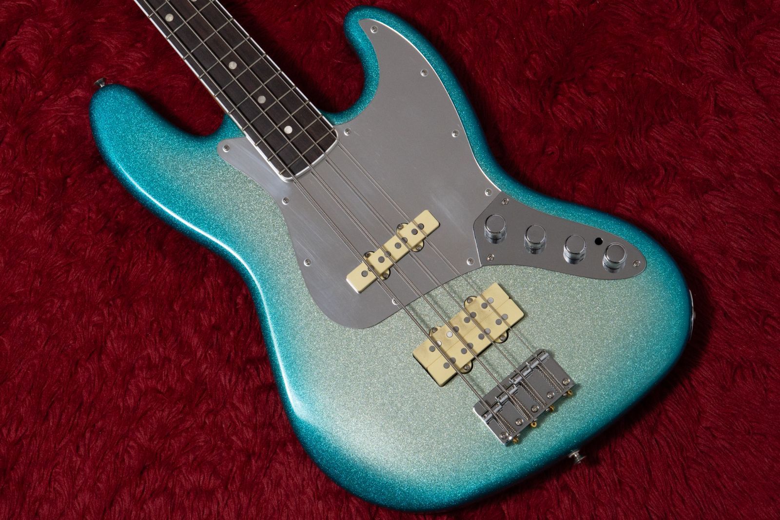 Fender Blu DeTiger Jazz Bass Sky Burst Sparkle Passive mod. 2025 3.740 kg GIB横浜