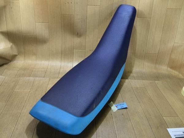 アプリリア RX 50 シート Z 4