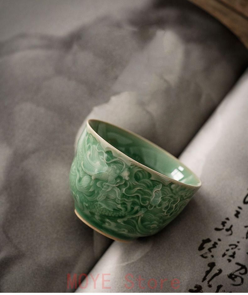 中国　青花青緑彩　龍紋小杯　二客　大明成化年製款　古陶磁　茶道具 ESM12-5 楽天市場】【逸品茶器】龍泉窯青磁 鯉茶杯茶杯 茶器 金魚 青磁 中国