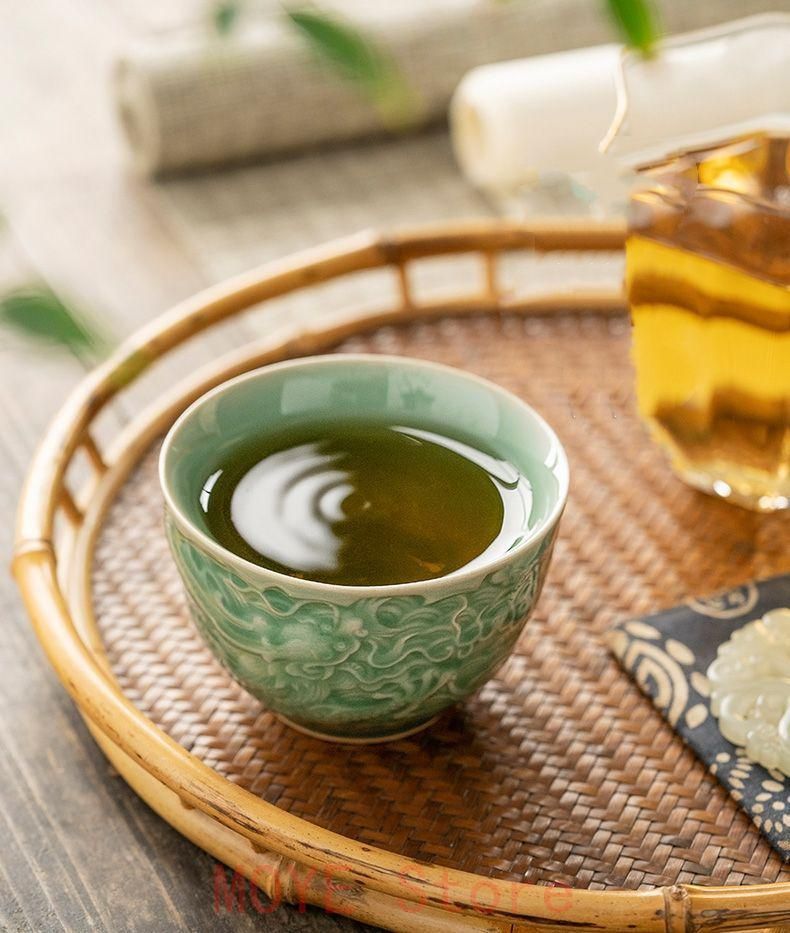 中国　青花青緑彩　龍紋小杯　二客　大明成化年製款　古陶磁　茶道具 ESM12-5 中国 青花青緑彩 龍紋小杯 二客 大明成化年製