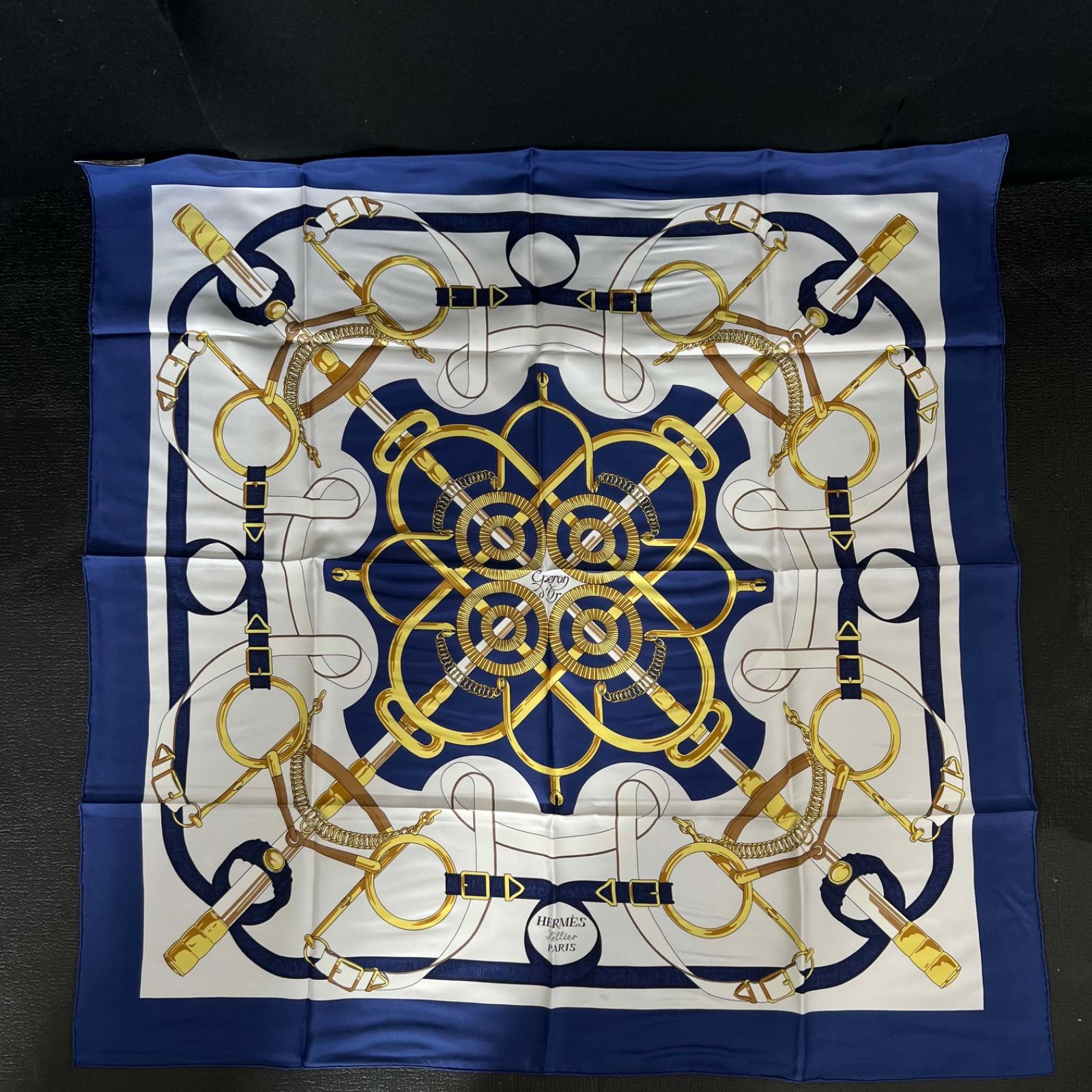 エプロンドール