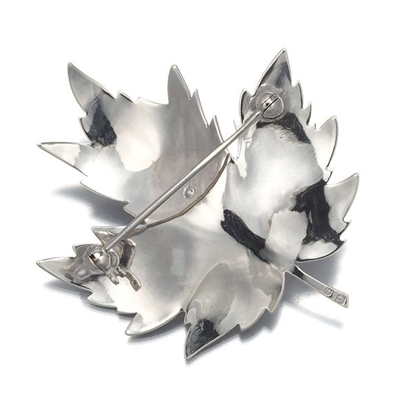 ミキモト ブローチ パール 真珠 6.7mm メイプル リーフ 艶消し