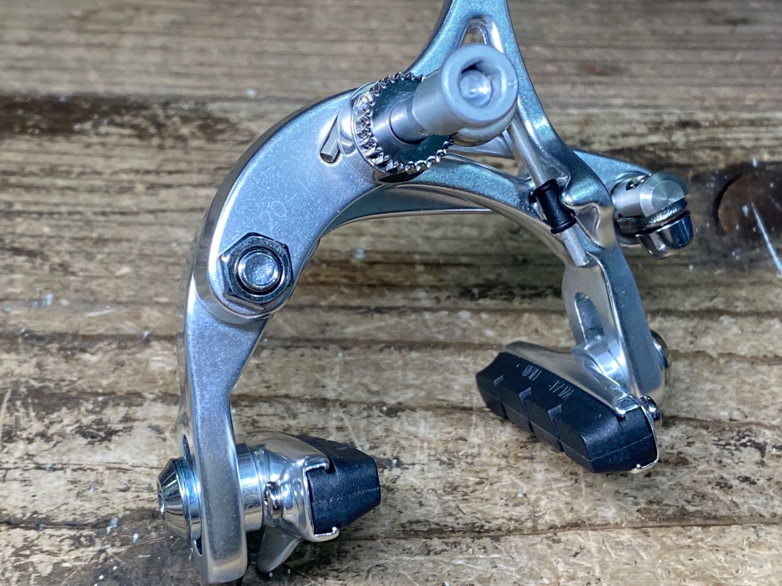 【新品未使用】カンパニョーロ　Chorus スケルトンブレーキ前後セット CAMPAGNOLO 「カンパニョーロ」 CHORUS キャリパーブレーキセット