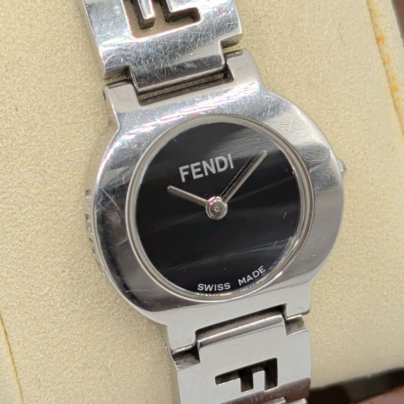 FENDI フェンディ 3050L 腕時計 クオーツ レディース FF 稼動 FENDI（フェンディ） 3050L オロロジ クオーツ 腕時計 シルバー