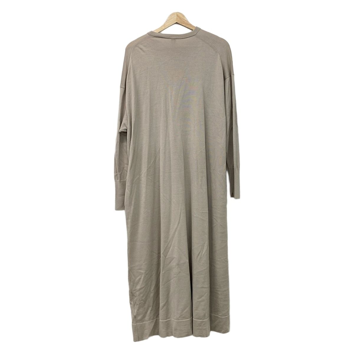 ATON エイトン ワンピース サイズ02 M レディース - ベージュ クルーネック 長袖 マキシ丈