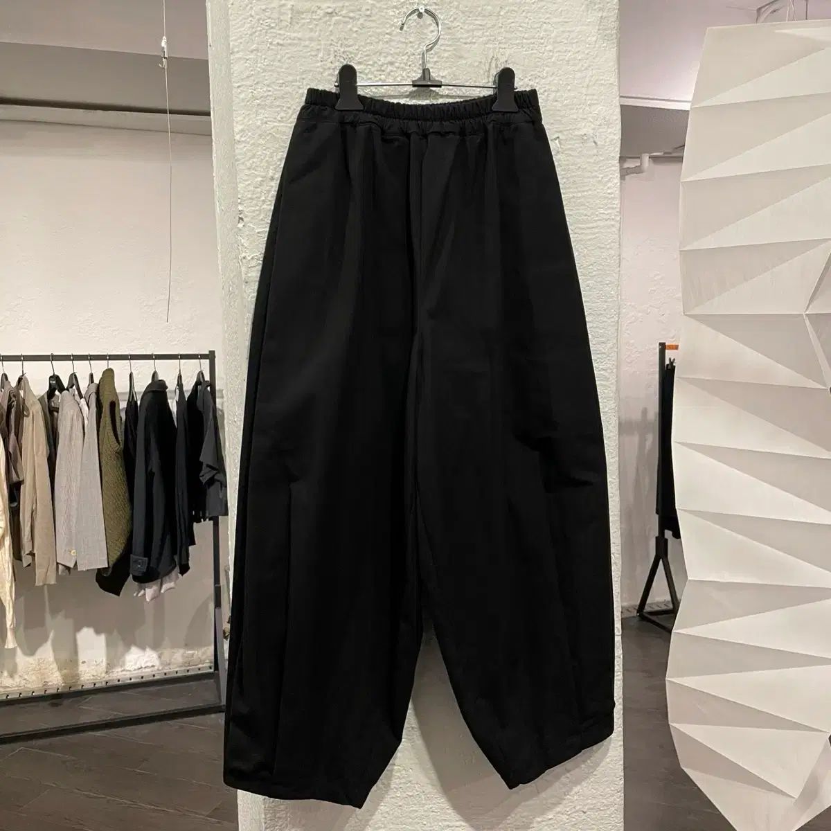 トゥー グッド スキャフォールダー パネル デザインテープ パンツ