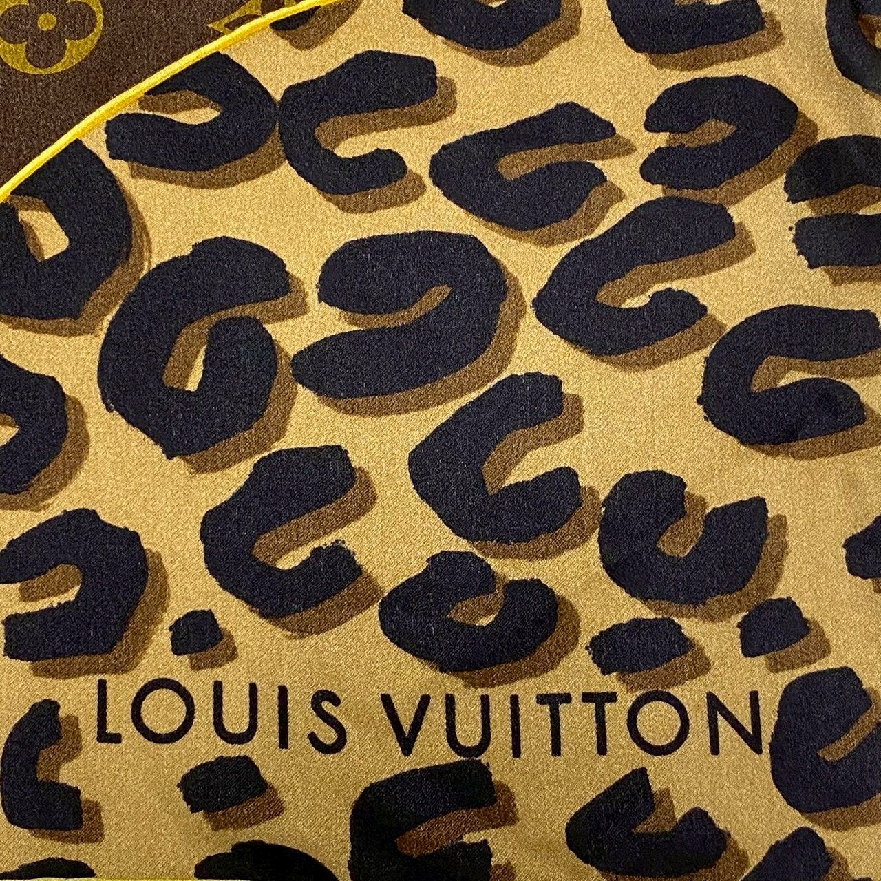 4259 LOUIS VUITTON ルイヴィトン モノグラム レオパード シアースカーフ 動きやすい バンダナ スカーフ 