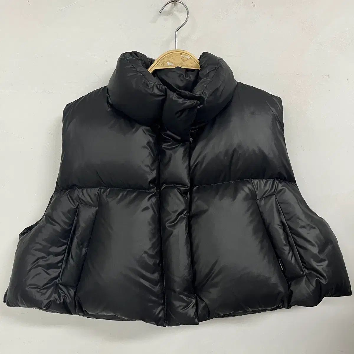 DIAGONAL ブラック ダウン ベスト
