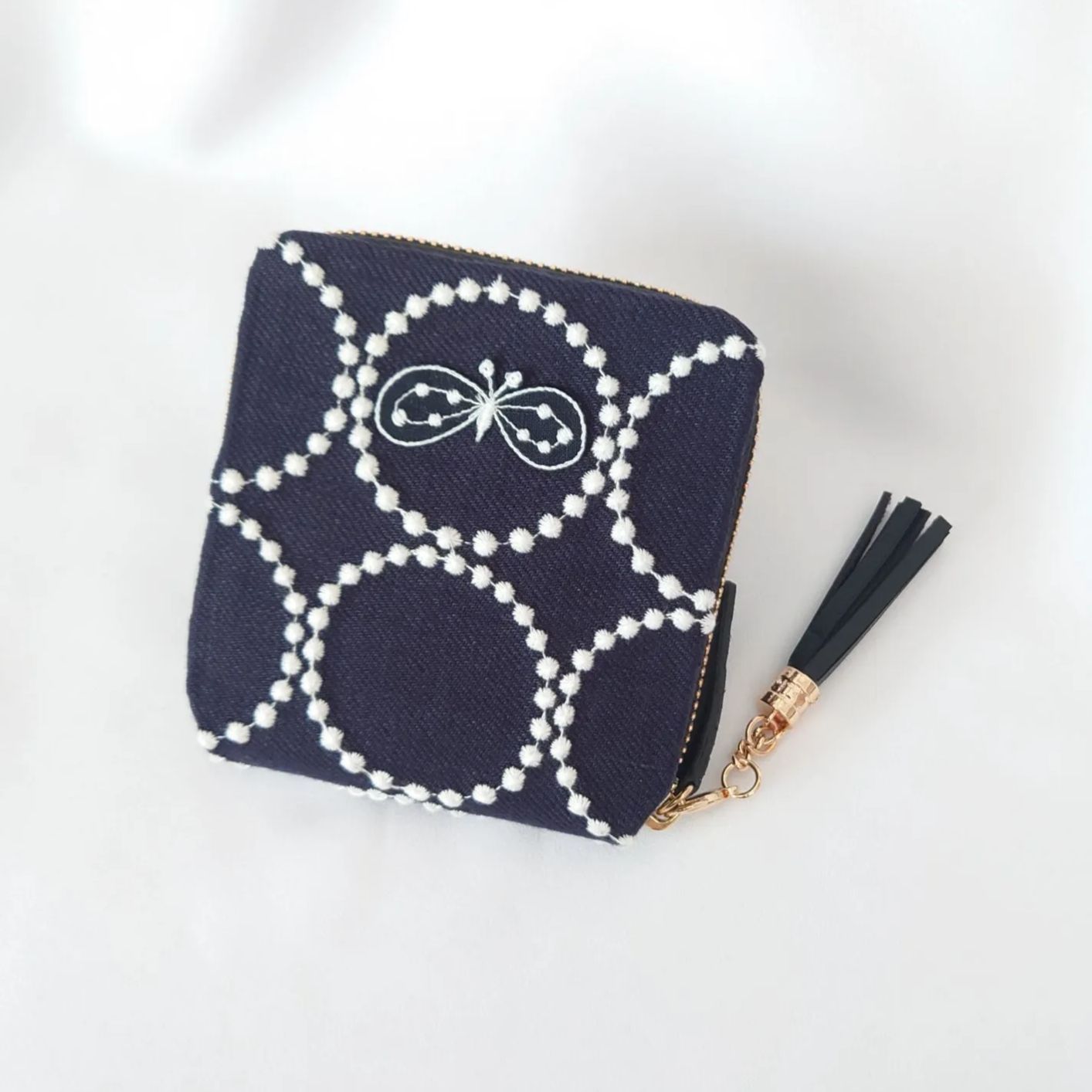 受注製作】刺繍3つ・ネイビー×ホワイト ショップ タンバリン タッセル