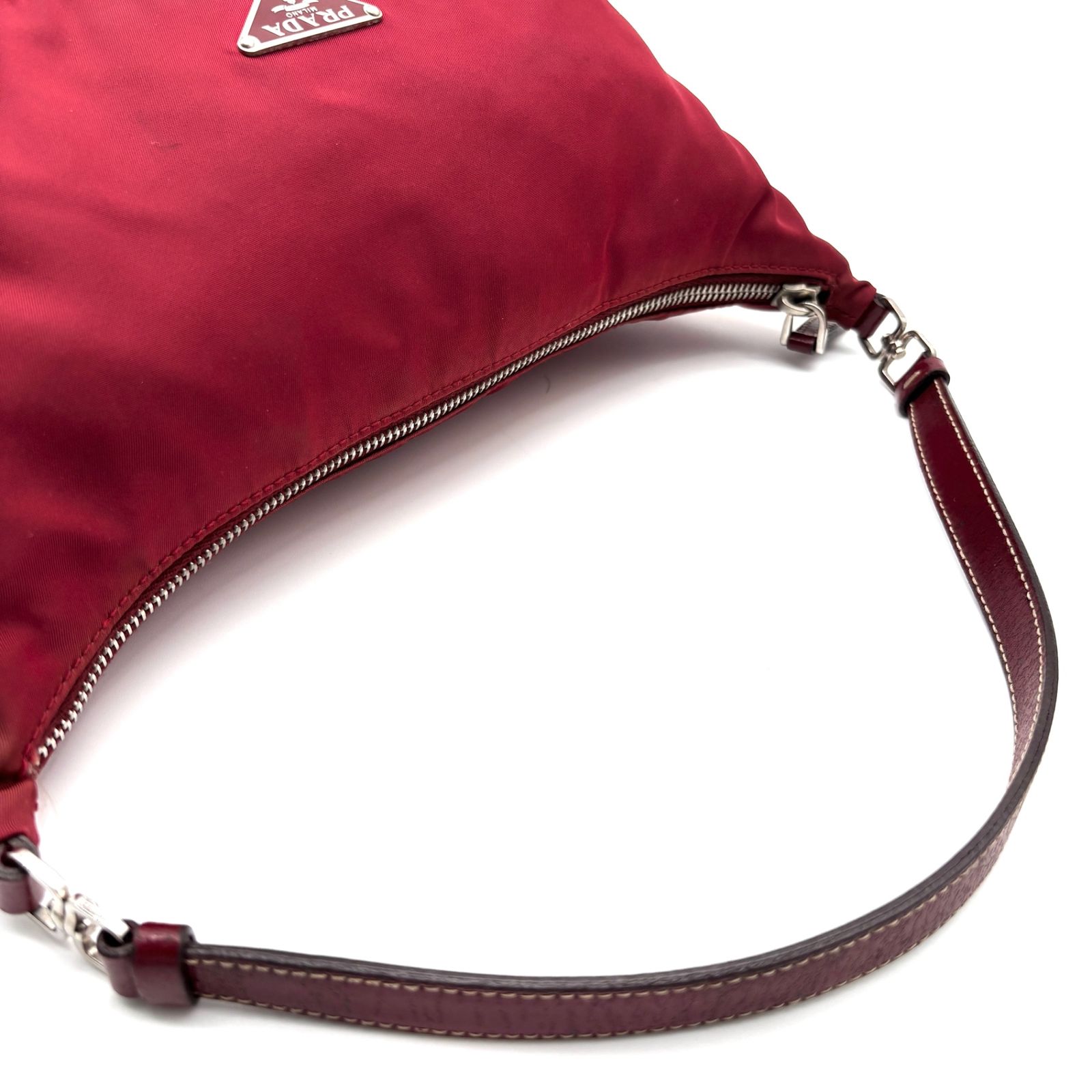 ✨PRADA✨プラダ✨ウエストポーチ✨レッド✨三角ロゴプレート✨バッグ✨ 美品 PRADA プラダ アクセサリポーチ ハンドバッグ 三角ロゴプレート