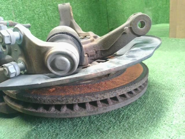 車 【】カムリ DAA-AVV50 右フロントナックルハブ 43211-58010 自社