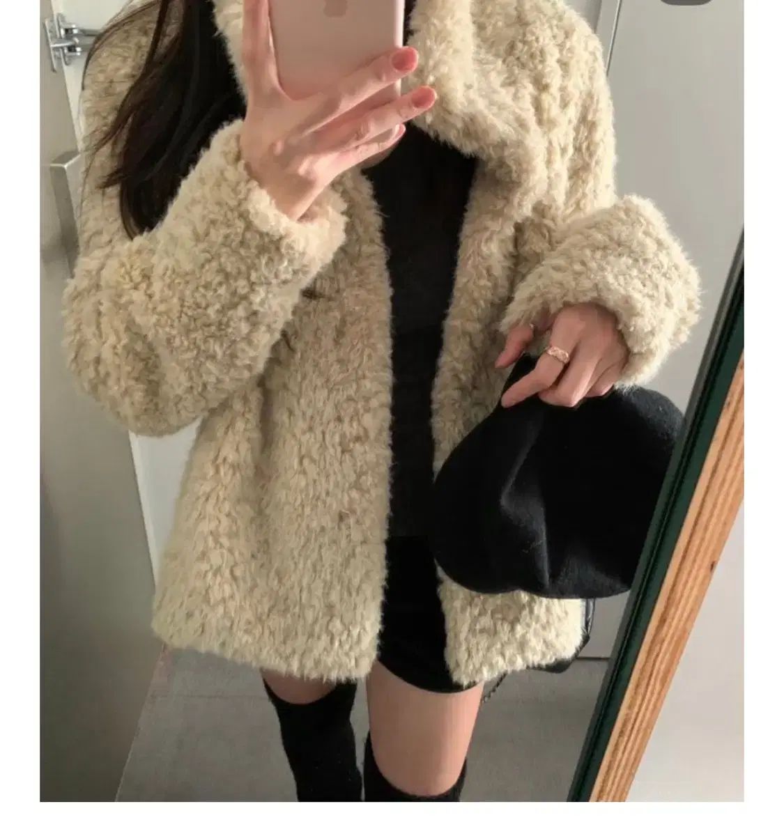 リリーコーツ アンドィ ファー ベージュ