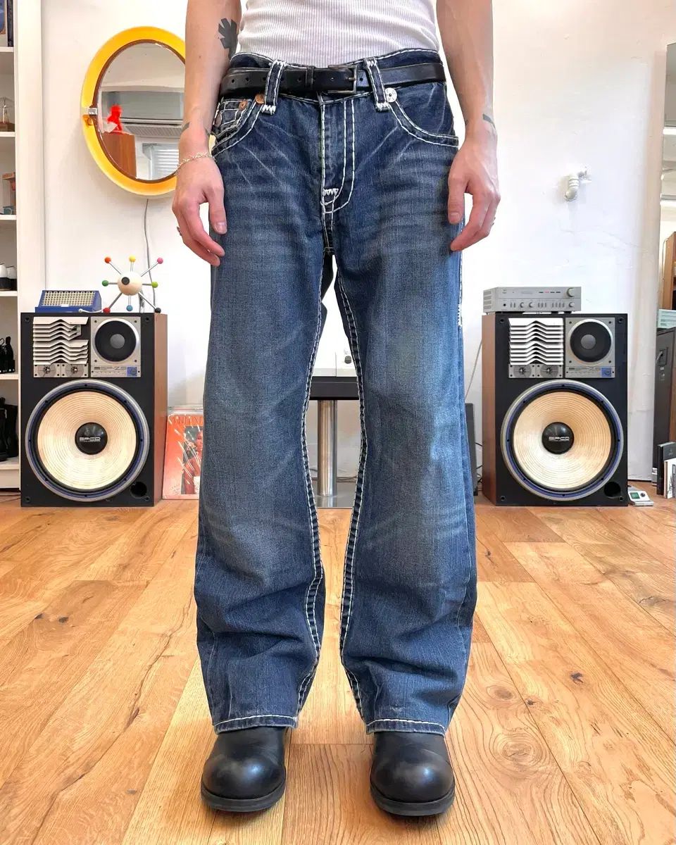 34 トゥルーレリジョン ブーツカット デニム パンツ - メルカリ