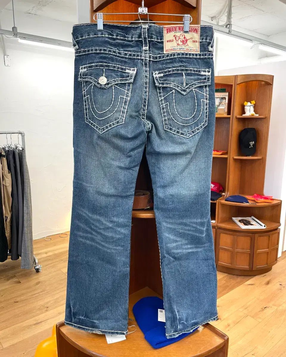 34 トゥルーレリジョン ブーツカット デニム パンツ - メルカリ