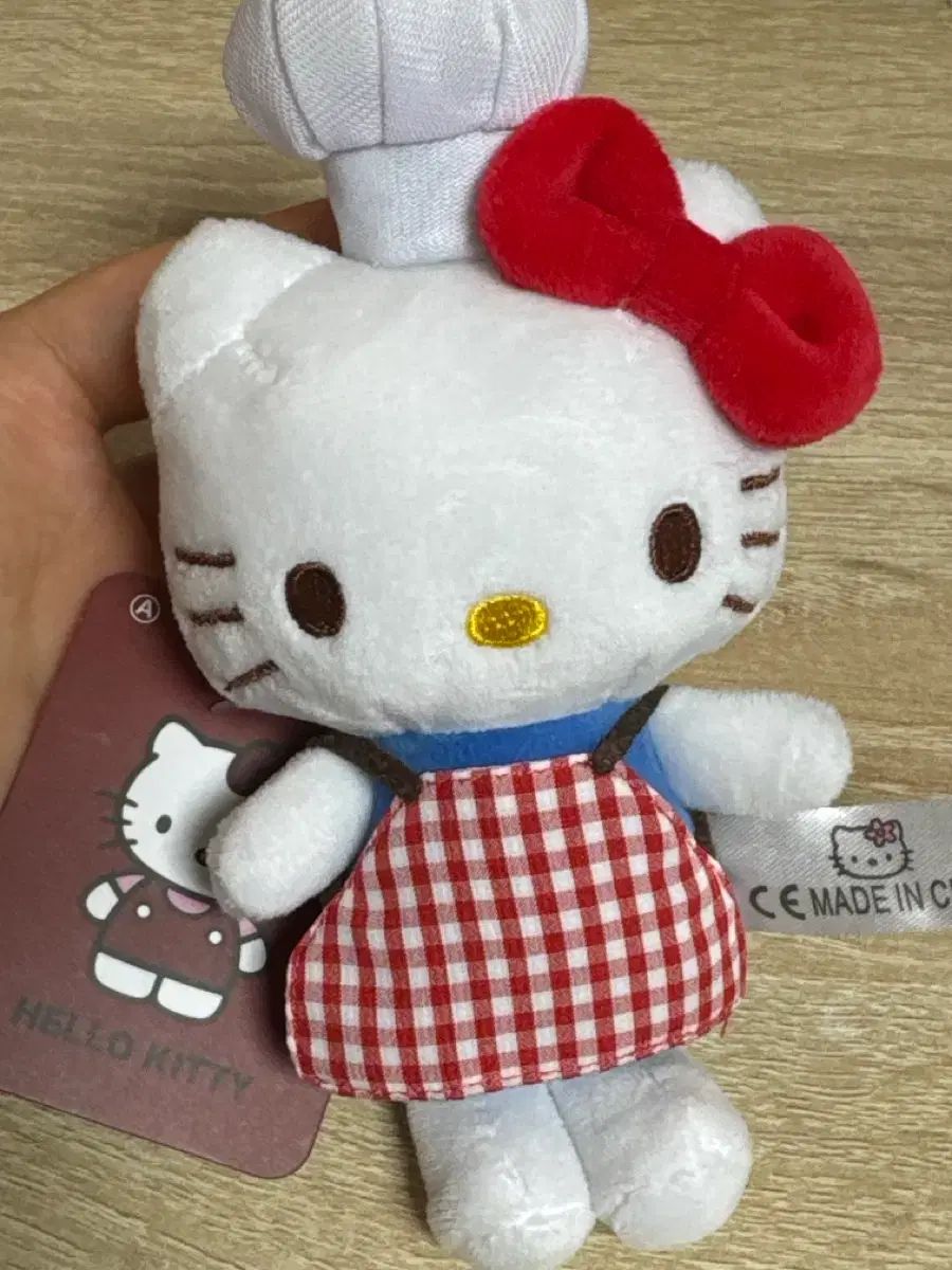 激レア☆美品 ハローキティ ぬいぐるみ シェフ べーカリ シェフ ハローキティ ぬいぐるみ キーホルダー - メルカリ