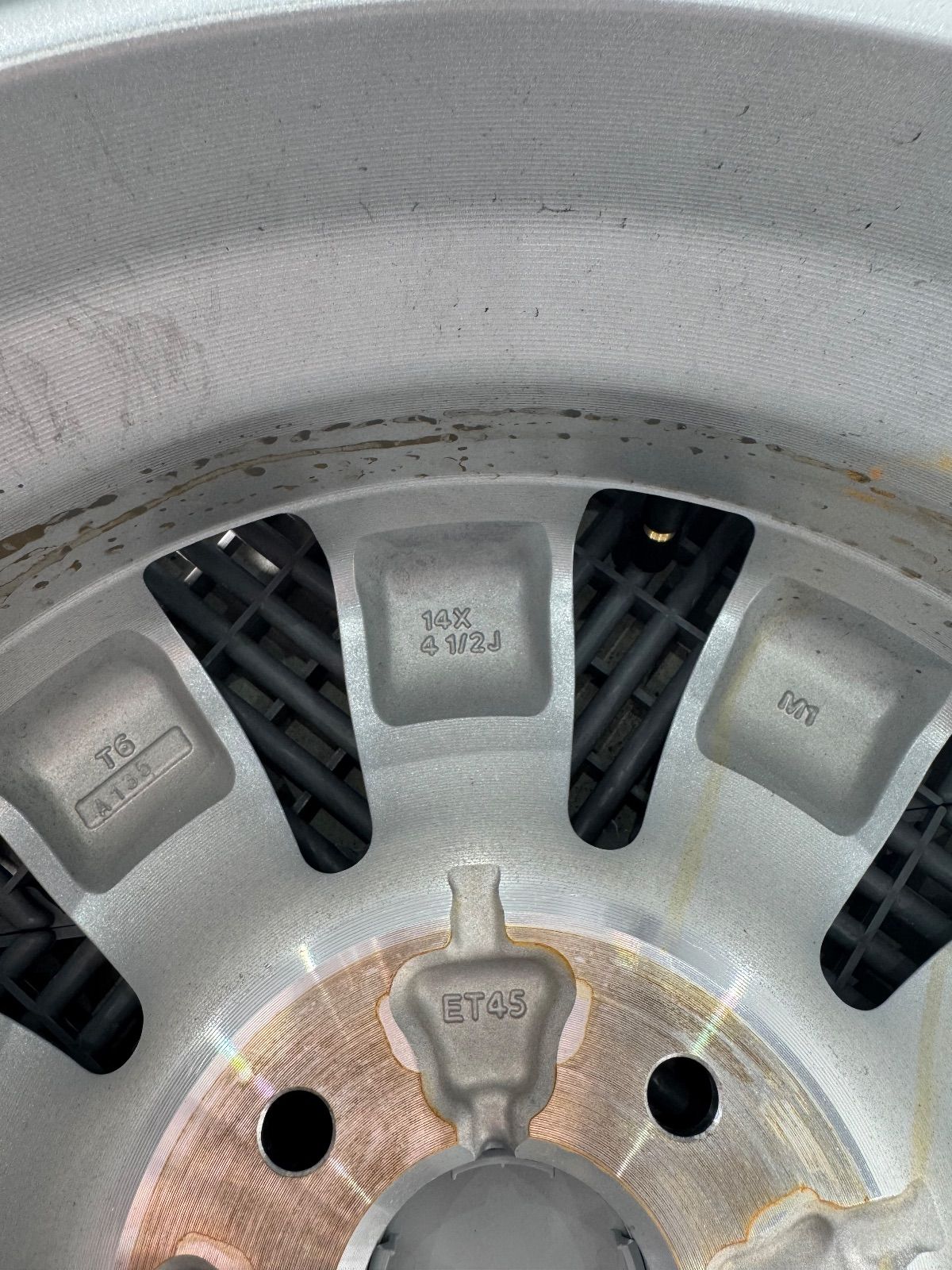 アルミホイール