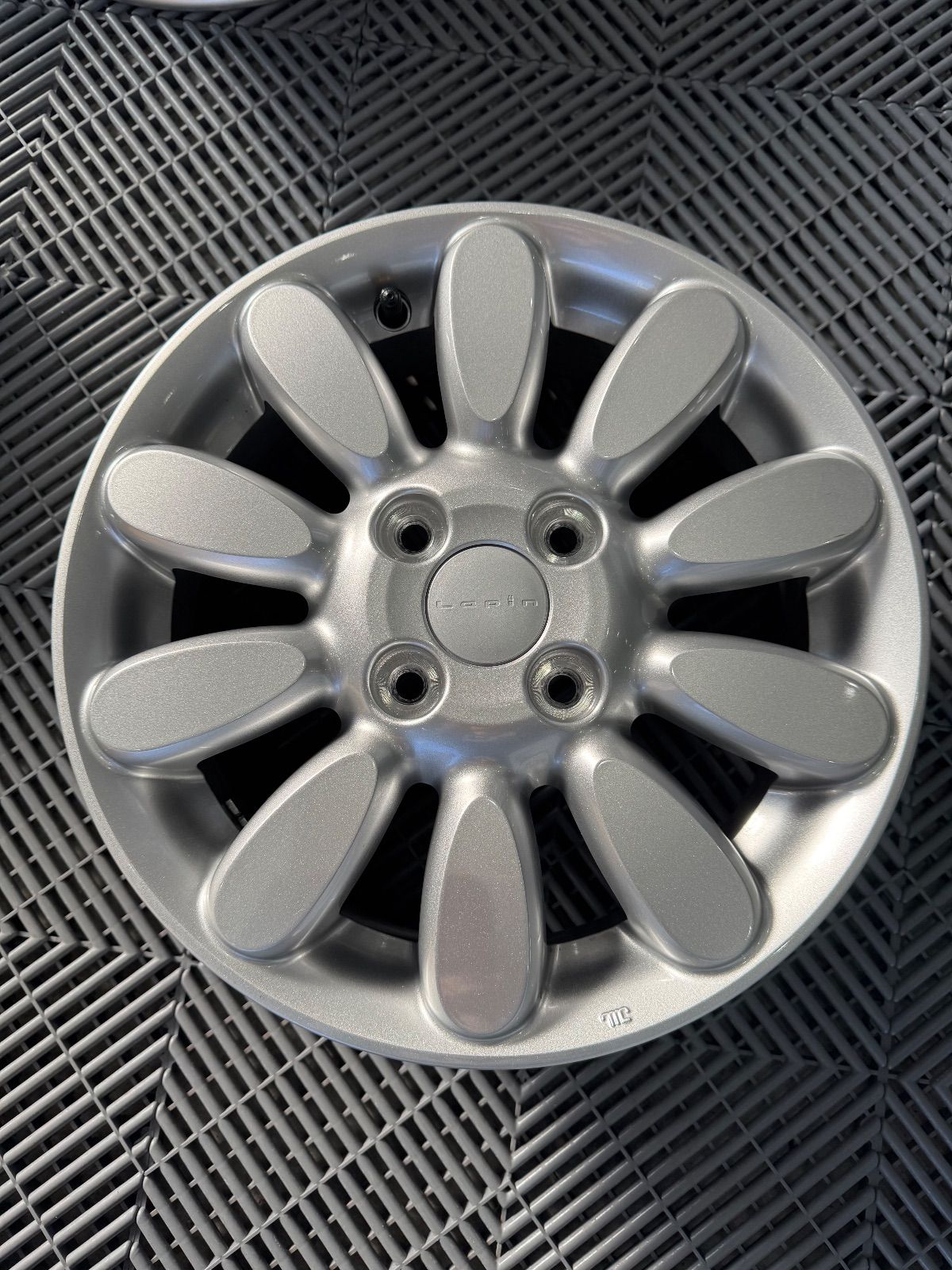 スズキ ラパン アルミホイール 155 65 R 14