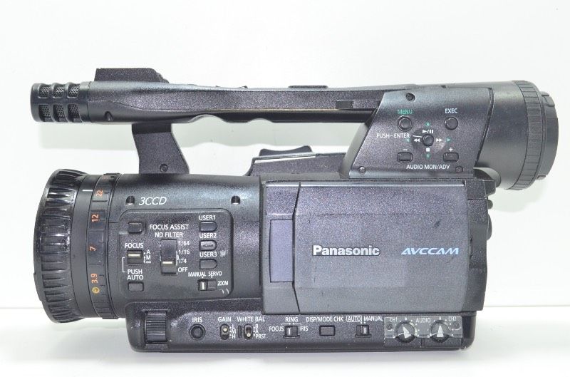 パナソニック Panasonic AVCCAM 業務用ビデオカメラ 3 CCD 光学13倍ズーム ハンドル付き