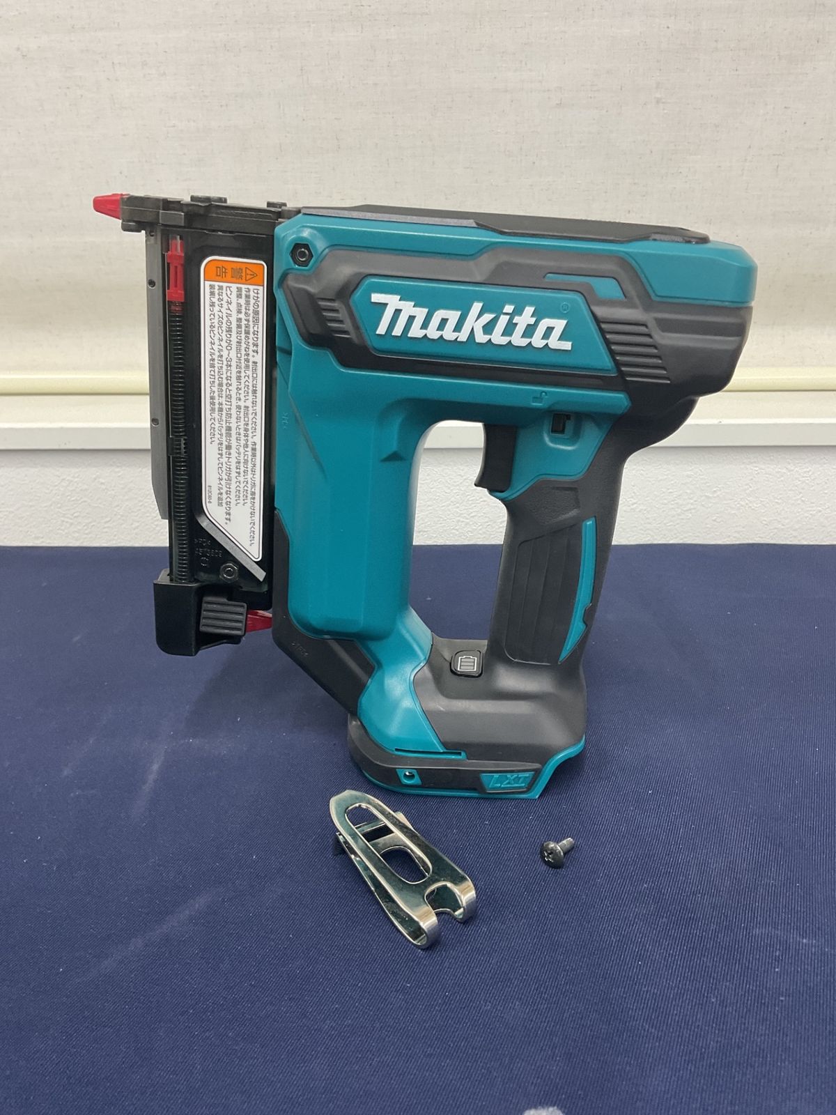 【中古品】★マキタ(makita) コードレスピンネイラ PT353DZK【東大和店】 中古品】☆マキタ(makita) コードレスピンネイラ PT353DZK【東大和店
