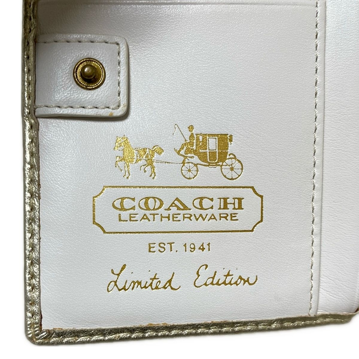 希少　コーチ　財布　がま口　シグネチャー　ゴールド金具　キャンバス　レザー COACH(コーチ) 2つ折り財布 パッチワークシグネチャー ベージュ×ダーク