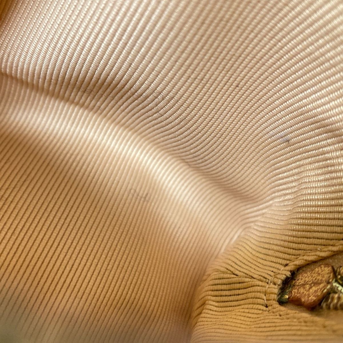 - ライトピンク