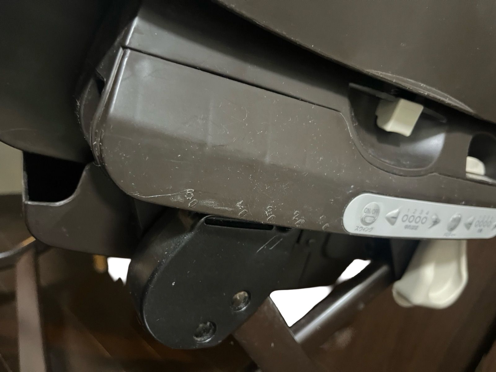  アップリカ ネムリラAUTO SWING ブラウン 電動ハイローチェア ベビーラック チェア ベビー用家具