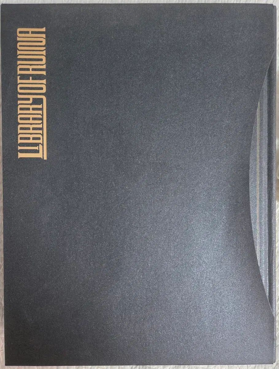 ライブラリー オブ ルイナ アートブック - メルカリ