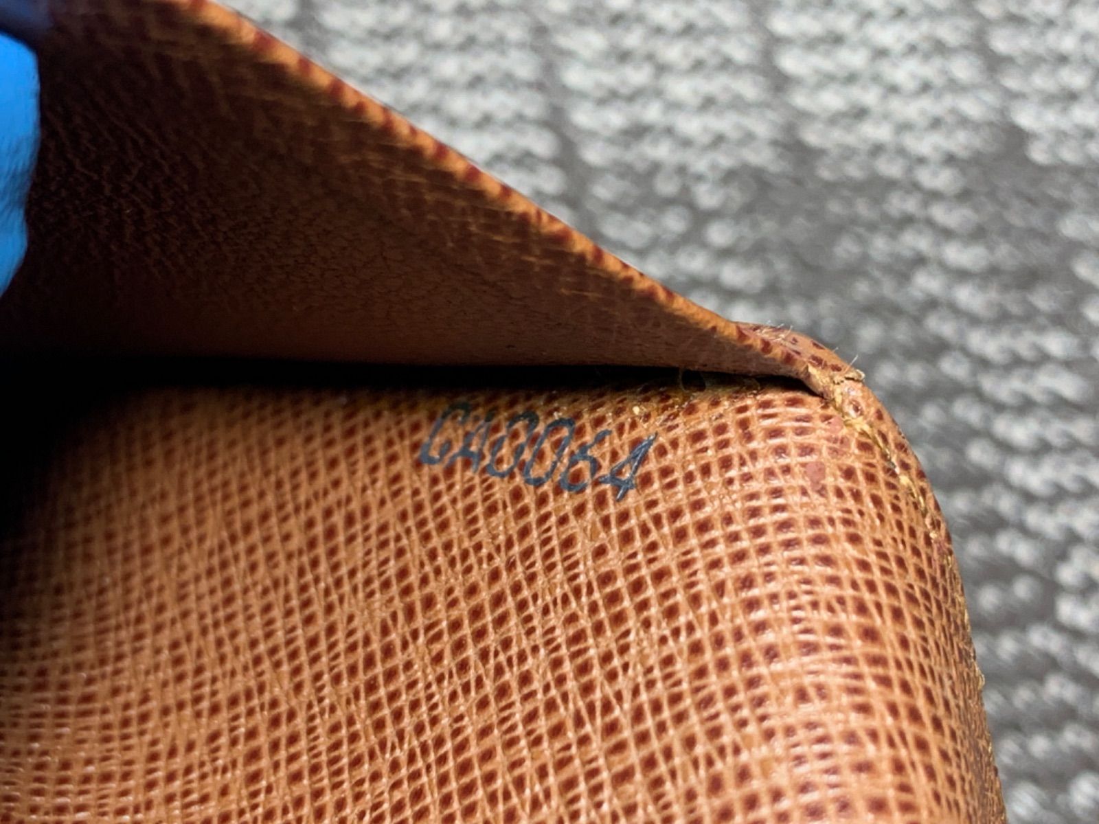 LOUIS VUITTON ルイヴィトン モノグラム ポルトモネ ビエトレゾール