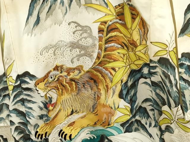  平和屋着物 お宮参り 男の子 祝着 産着 初着 のしめ 刺繍 虎 立波笹文 金彩 ze 着物 着物ドレス 着物 浴衣 和小物