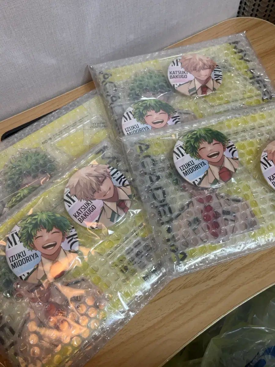 私 ヒーロー アカデミア ギガジャンプ アクリル 缶バッジ 爆豪 緑 谷出久