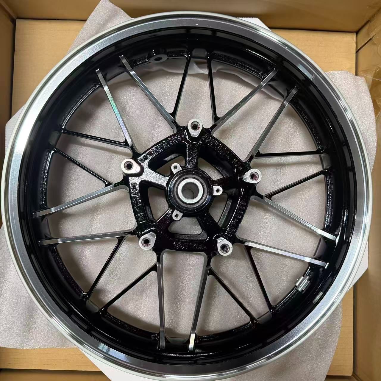 Z900RS前後　純正ホイール　美品　送料込み Z900RS前後純正ホイール美品送料込み