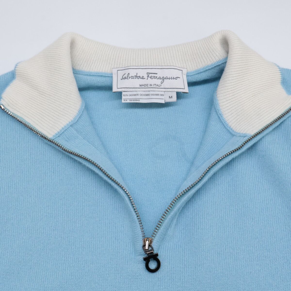 Salvatore Ferragamo サルヴァトーレフェラガモ ﾗｲﾄﾌﾞﾙｰ ｶｼﾐﾔ100 ﾊｰﾌ