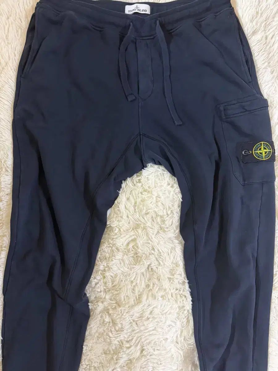 STONE ISLAND ストーンアイランド ネイビー ジョガーパンツ
