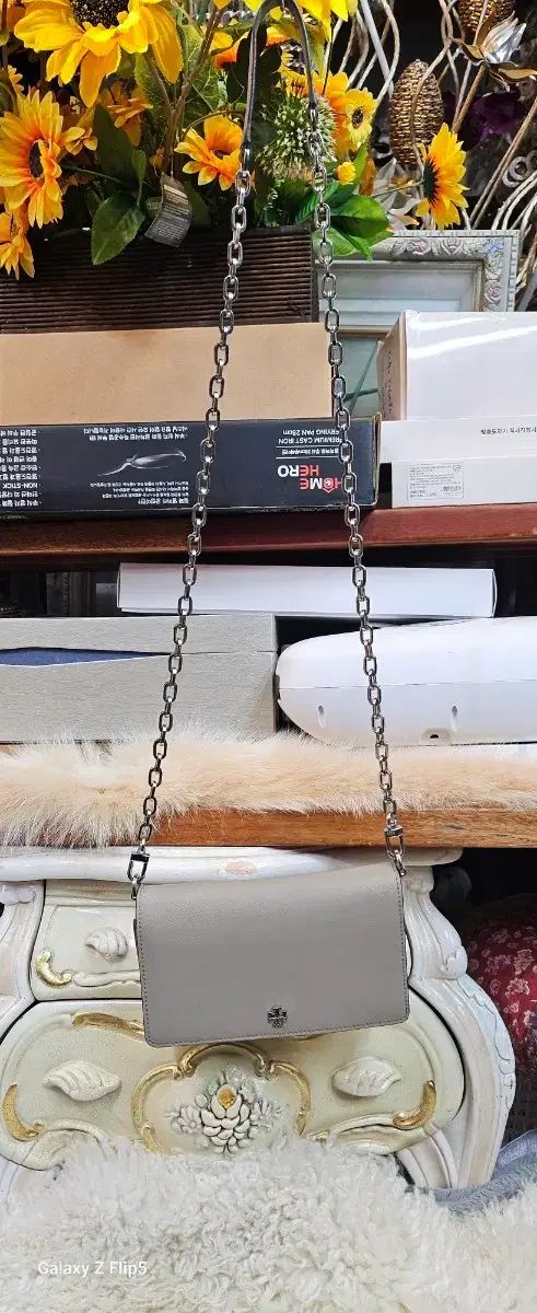 Tory Burch チェーン クロスバック グレー