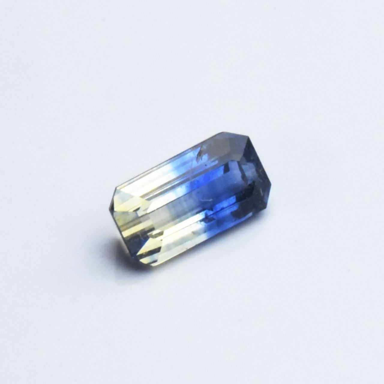 パーティ サファイア ブルー イエロー エメラルドカット ルース 0 595 ct