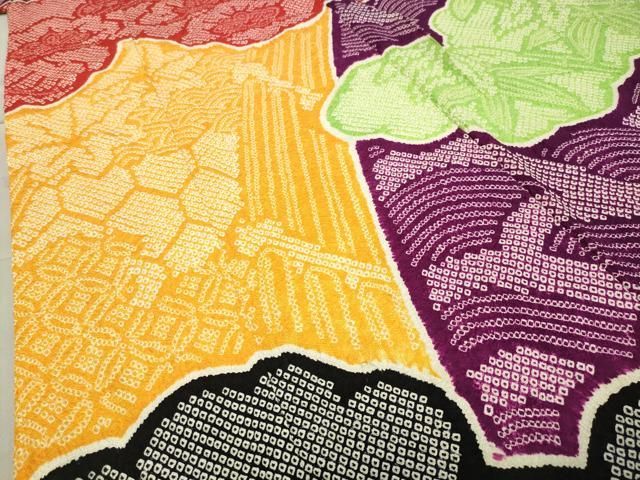 総絞り 立波雲取り松文