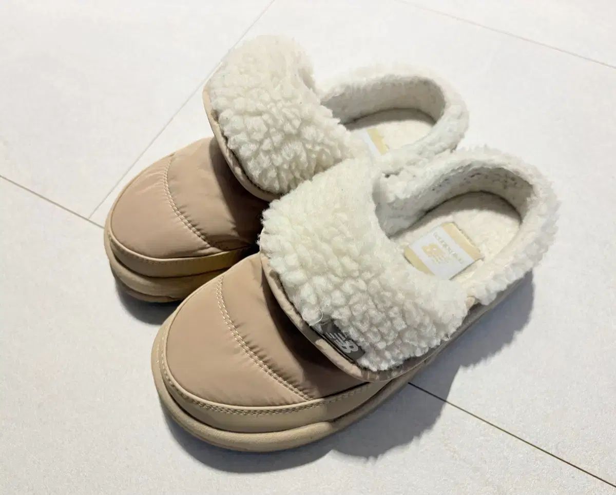 ニュー ンス ファー ミュール スリッパ ベージュ