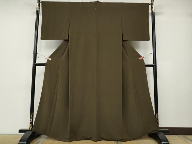 平和屋着物 上質な色無地 媚茶色 鬼しぼ縮緬 扱い 正絹 ut