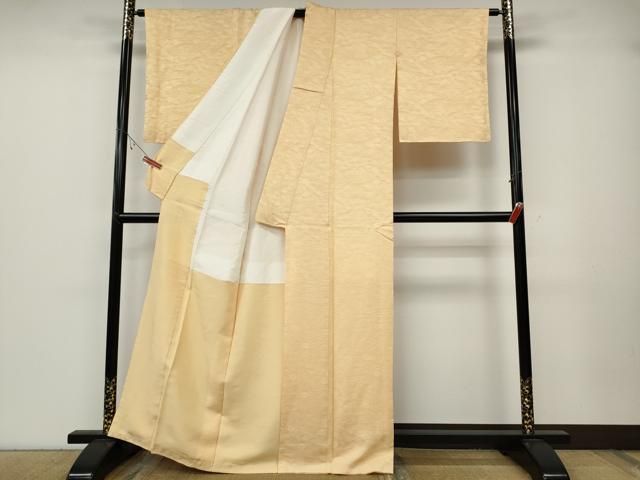 上質な色無地 立波舞花地紋