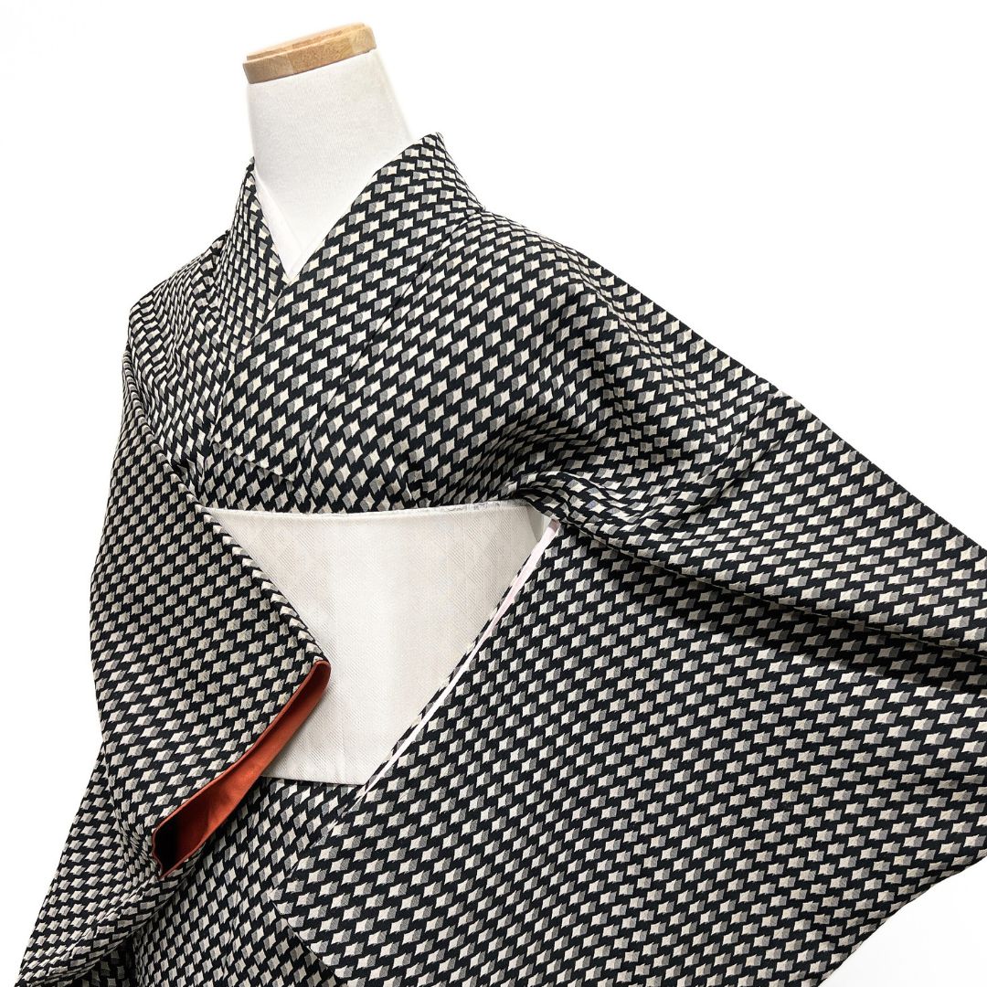 小紋 モノトーン 重ね菱 黒地 お洒落 モード 着物 123 b d ms