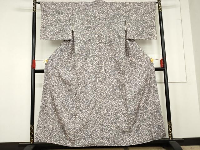 平和屋着物 上質な紬 型染め 菊唐草 正絹 cs